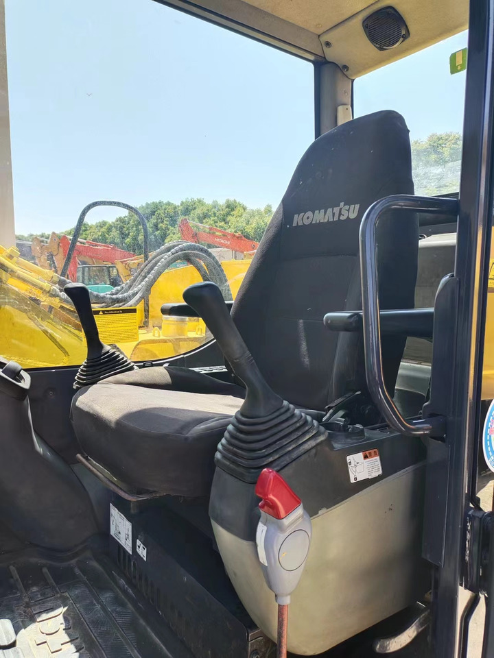 KOMATSU PC70-8 - Mini pelle: photos 3 KOMATSU PC70-8 - Mini pelle: photos 3