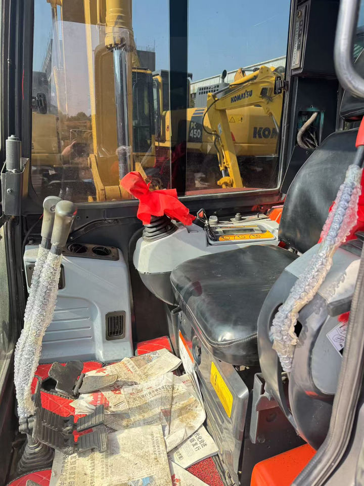 KUBOTA U55-4 - Mini pelle: photos 3 KUBOTA U55-4 - Mini pelle: photos 3