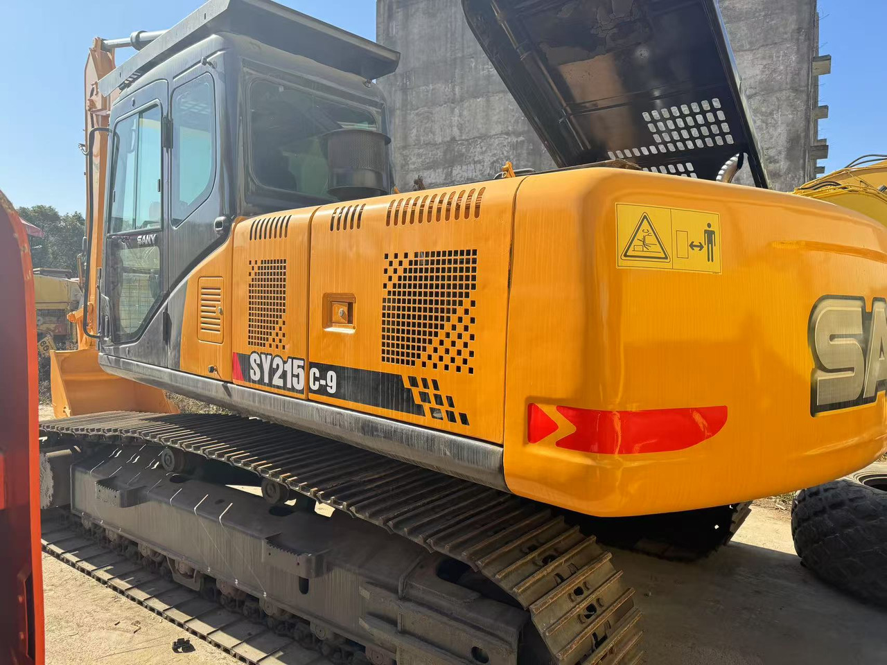 SANY SY215C - Pelle sur chenille: photos 2 SANY SY215C - Pelle sur chenille: photos 2