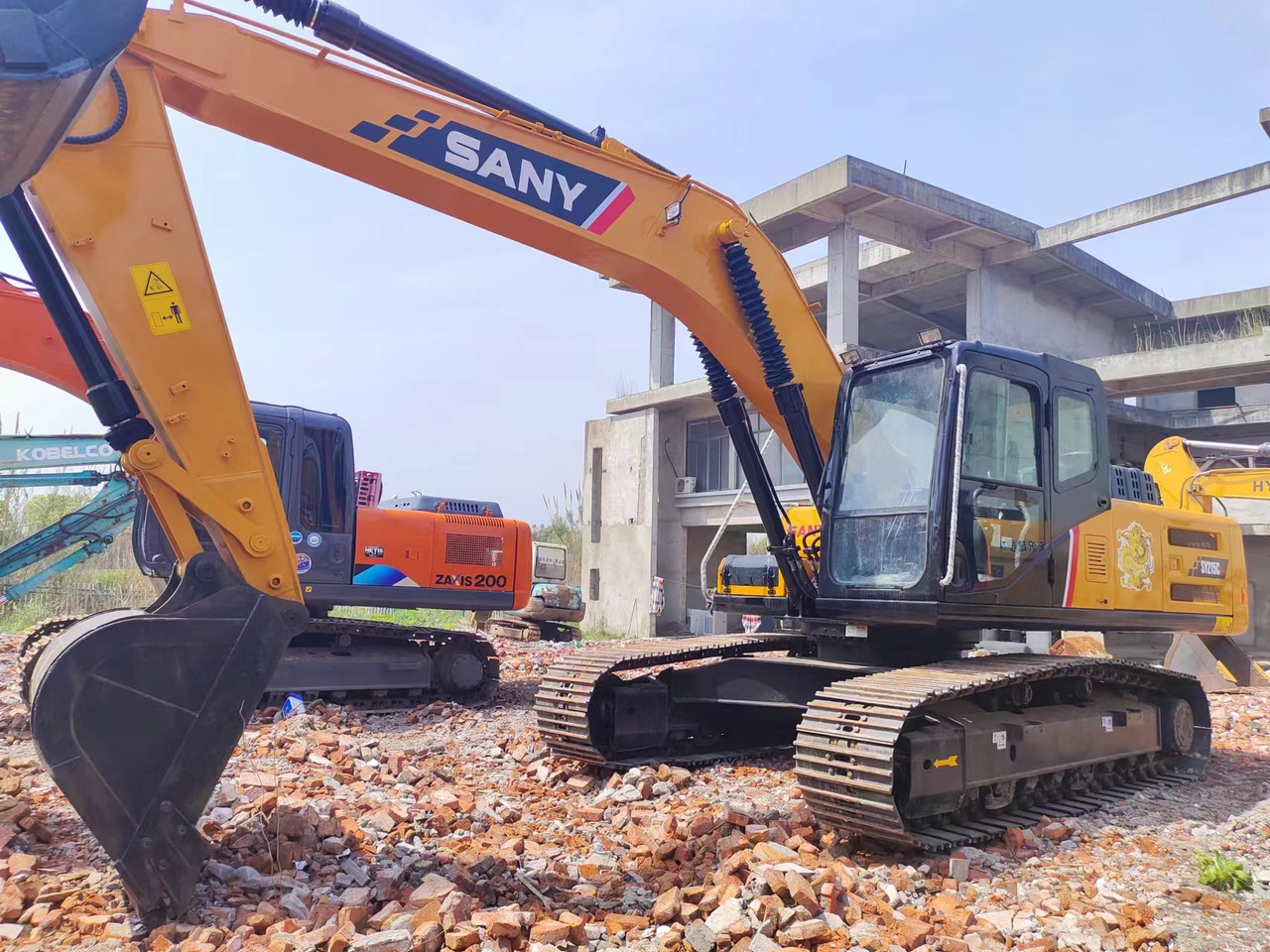 SANY SY215C - Pelle sur chenille: photos 1 SANY SY215C - Pelle sur chenille: photos 1