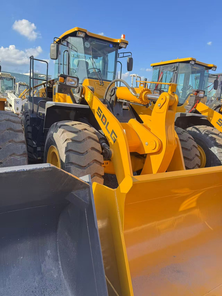 SDLG LG958F - Chargeuse sur pneus: photos 1 SDLG LG958F - Chargeuse sur pneus: photos 1