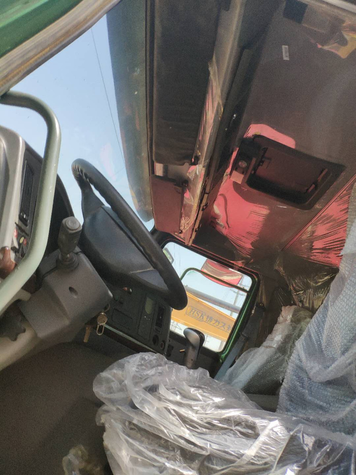 HOWO 420 - Tracteur routier: photos 5 HOWO 420 - Tracteur routier: photos 5