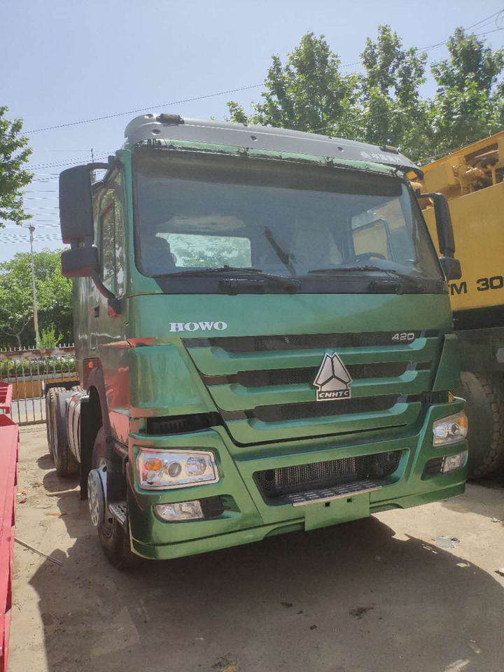 HOWO 420 - Tracteur routier: photos 1 HOWO 420 - Tracteur routier: photos 1