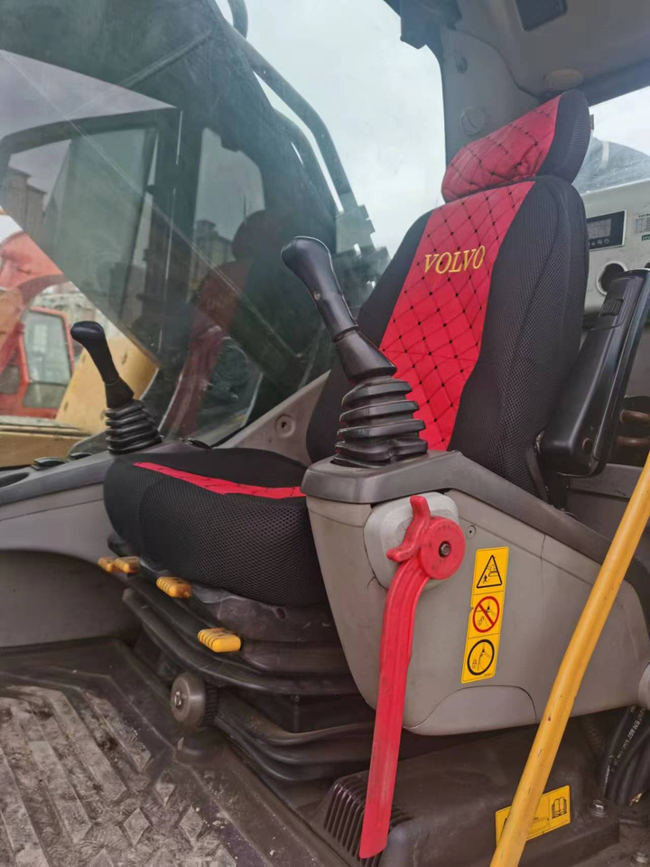 VOLVO EC480DL - Pelle sur chenille: photos 3 VOLVO EC480DL - Pelle sur chenille: photos 3