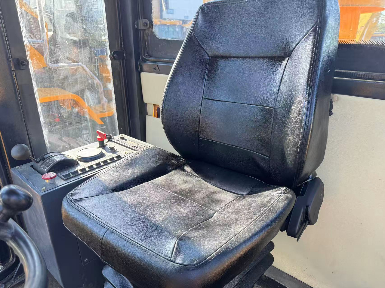 XCMG GR180 - Niveleuse: photos 3 XCMG GR180 - Niveleuse: photos 3