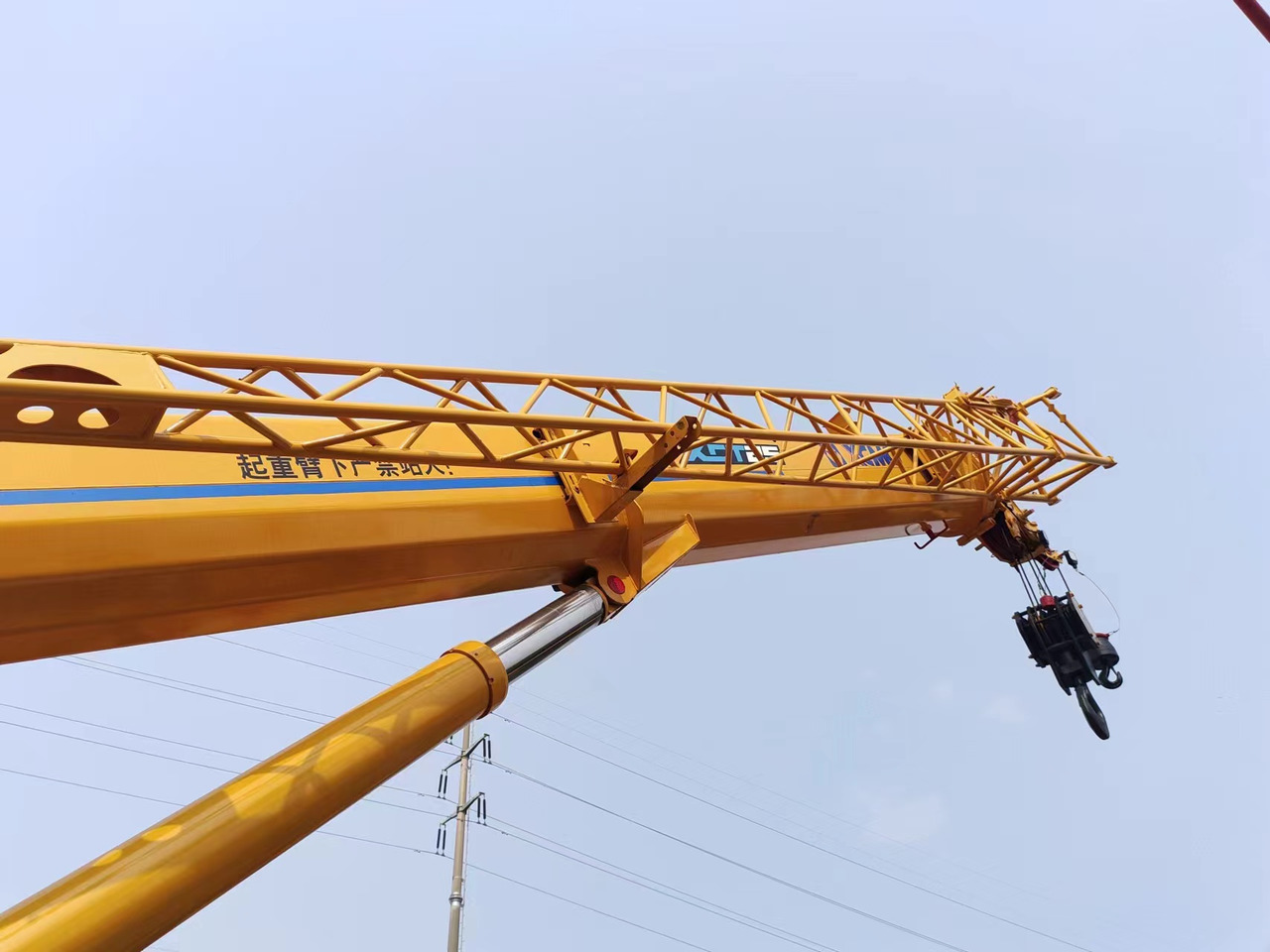 XCMG QY25K - Grue mobile: photos 5 XCMG QY25K - Grue mobile: photos 5