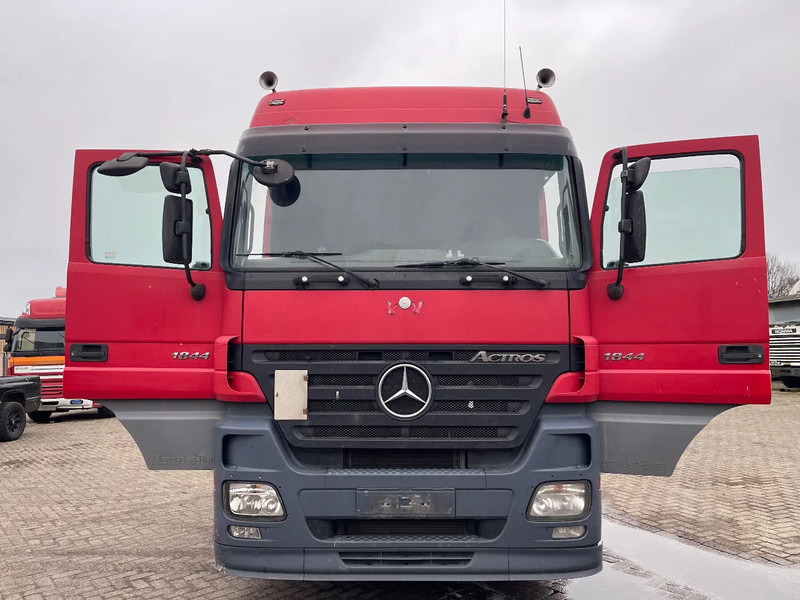 Mercedes-Benz Actros 1844 3 pedals - Tracteur routier: photos 2 Mercedes-Benz Actros 1844 3 pedals - Tracteur routier: photos 2