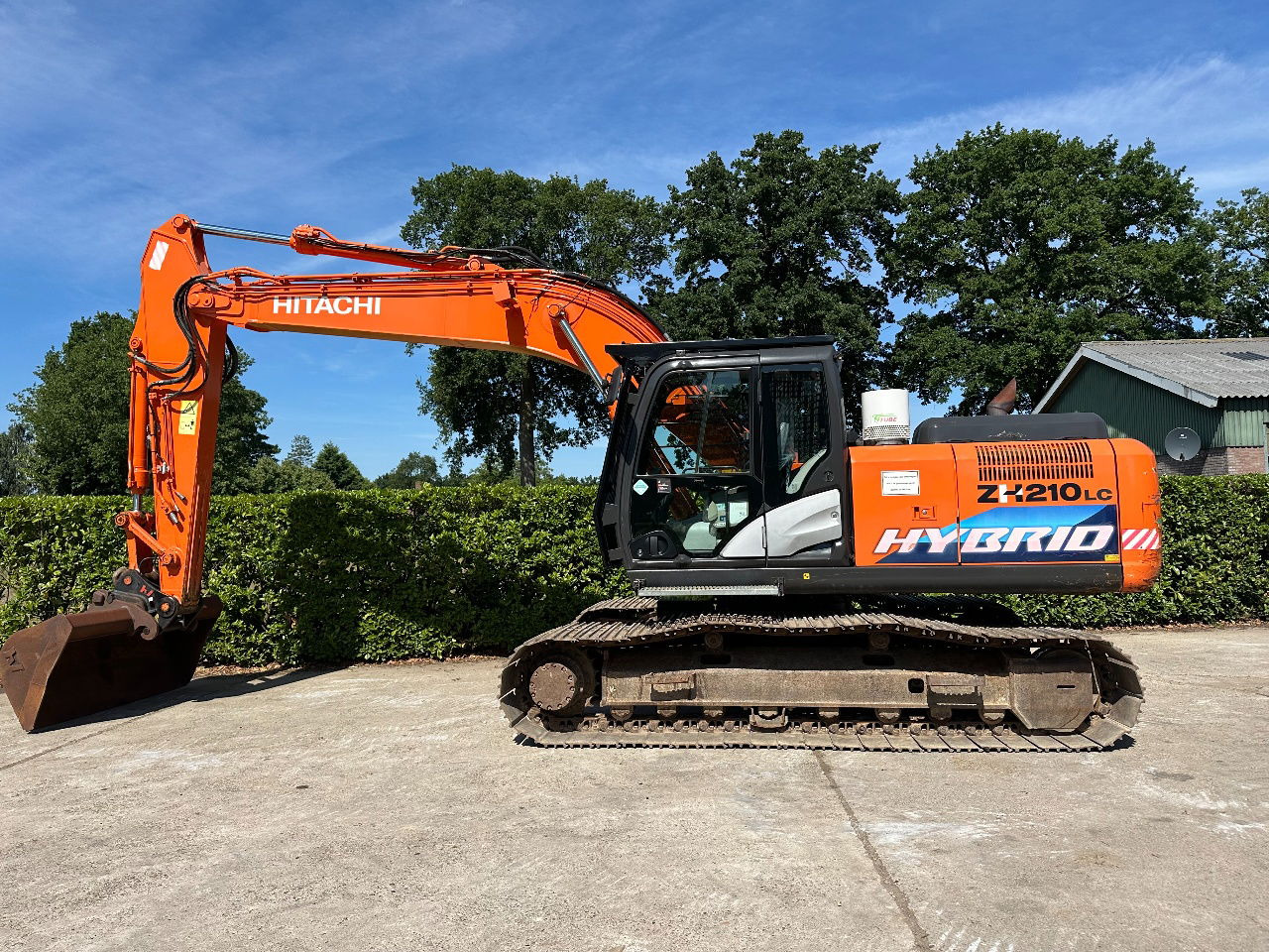 Hitachi ZH210LC-5B - Pelle sur chenille: photos 5 Hitachi ZH210LC-5B - Pelle sur chenille: photos 5