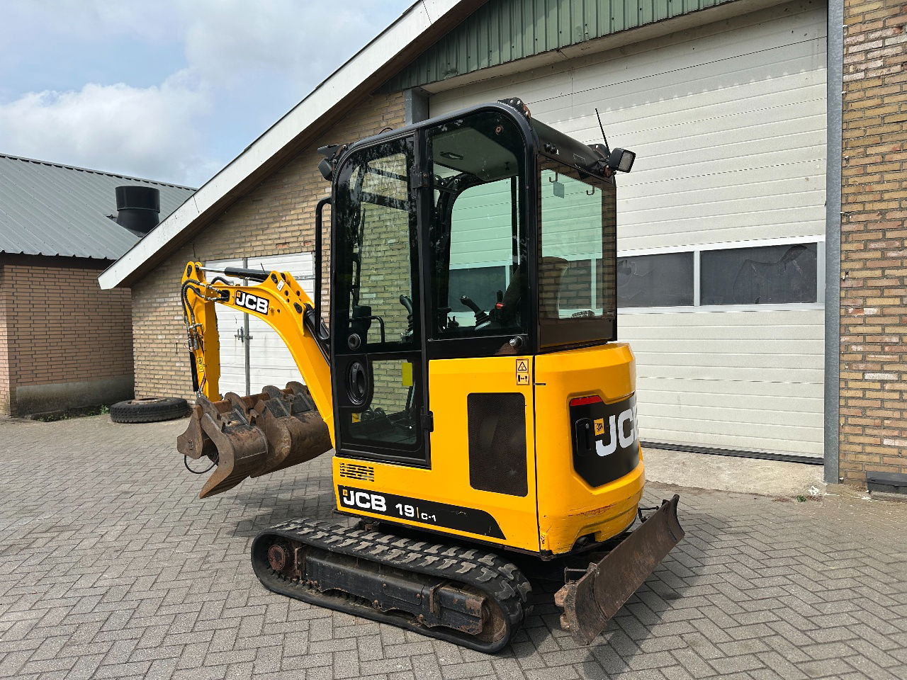 JCB 19 c1 - Mini pelle: photos 2 JCB 19 c1 - Mini pelle: photos 2