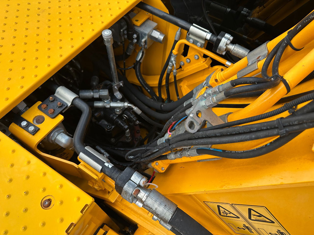 Pelle sur chenille JCB 220Xlc: photos 18