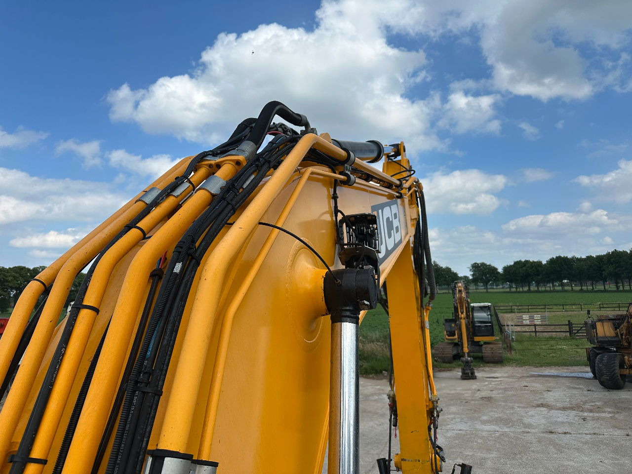 Pelle sur chenille JCB 220Xlc: photos 21