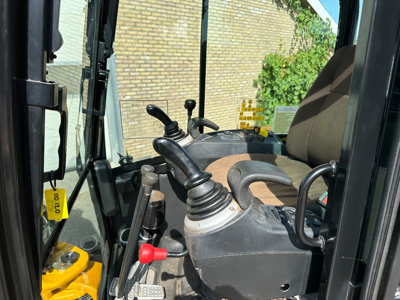 Mini pelle JCB 8050: photos 12