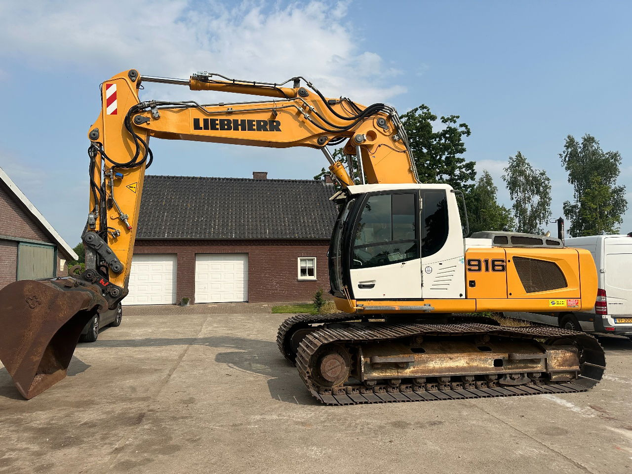 Pelle sur chenille Liebherr R906