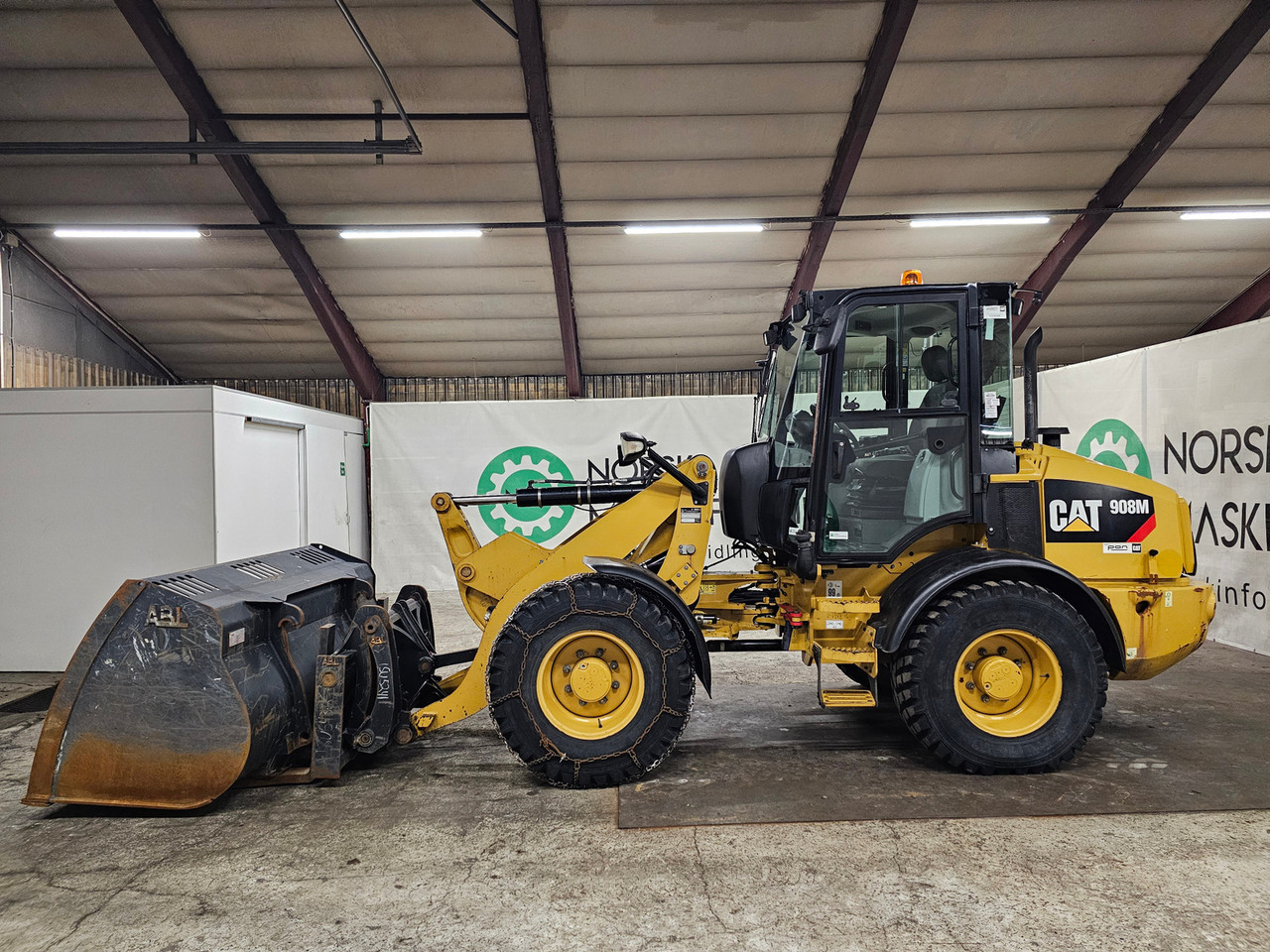 Cat 908M - Chargeuse sur pneus: photos 2 Cat 908M - Chargeuse sur pneus: photos 2