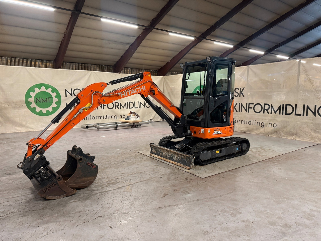 Hitachi ZX26U-6 - Mini pelle: photos 1 Hitachi ZX26U-6 - Mini pelle: photos 1