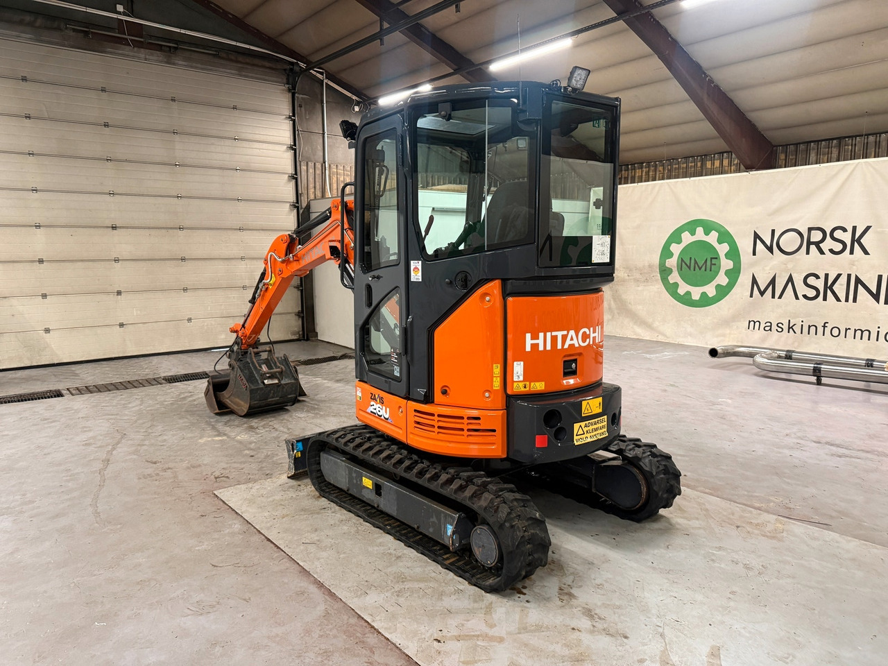 Hitachi ZX26U-6 - Mini pelle: photos 3 Hitachi ZX26U-6 - Mini pelle: photos 3