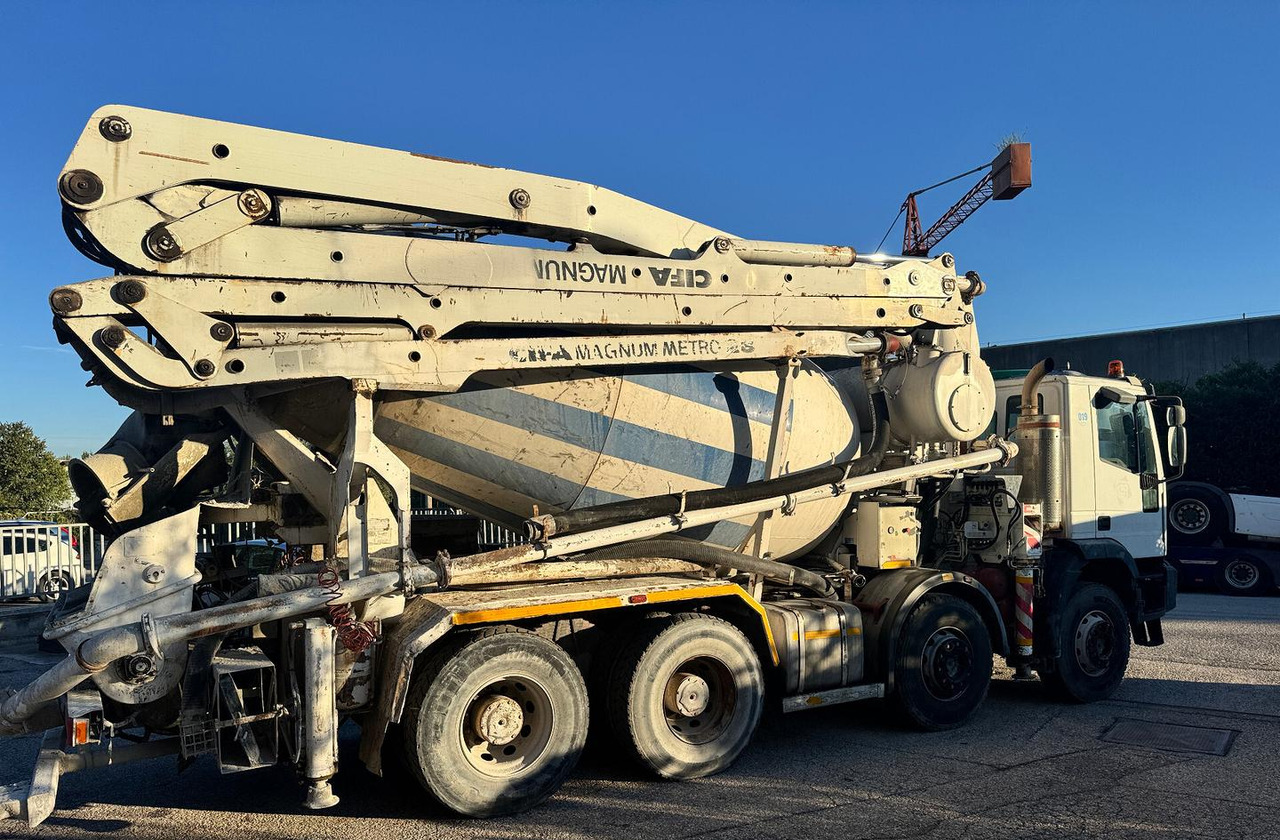 Betonpompa CIFA Iveco Trakker 410E44 - Camion malaxeur pompe: photos 4 Betonpompa CIFA Iveco Trakker 410E44 - Camion malaxeur pompe: photos 4