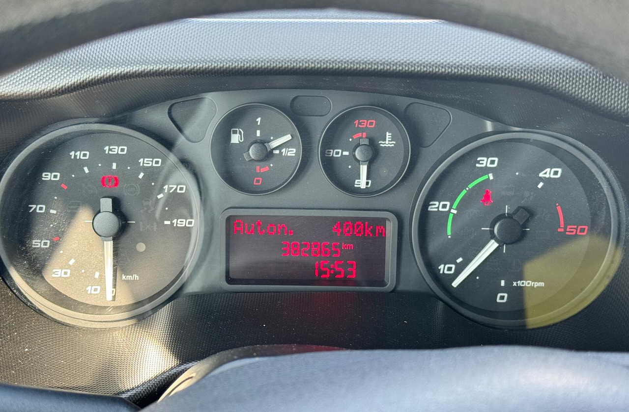 IVECO DAILY 35S15 - FRIGO FRC - PATENTE B - Utilitaire frigorifique: photos 5 IVECO DAILY 35S15 - FRIGO FRC - PATENTE B - Utilitaire frigorifique: photos 5