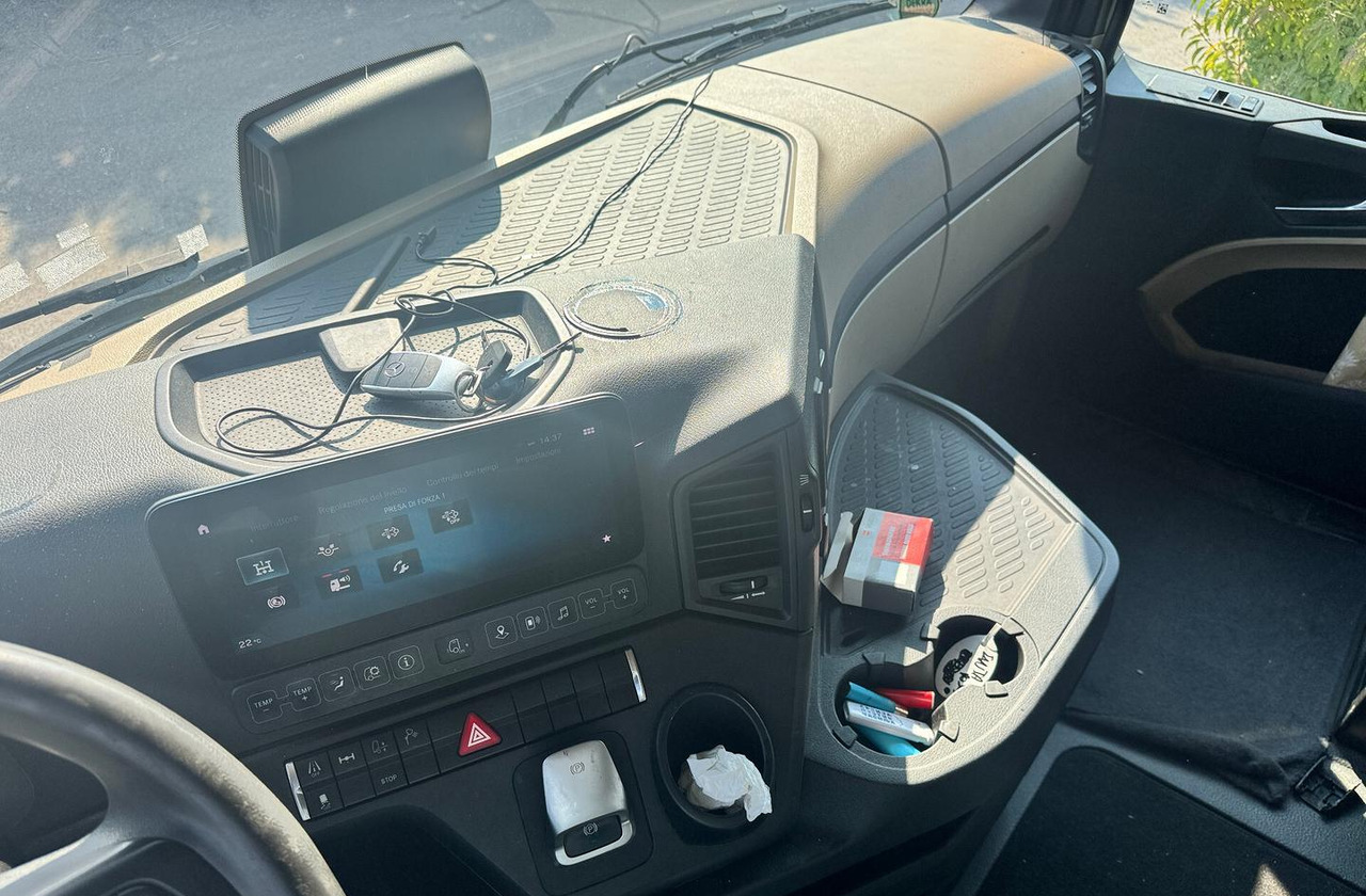 Mercedes Benz Actros 1848 - 2020 - Tracteur routier: photos 5 Mercedes Benz Actros 1848 - 2020 - Tracteur routier: photos 5