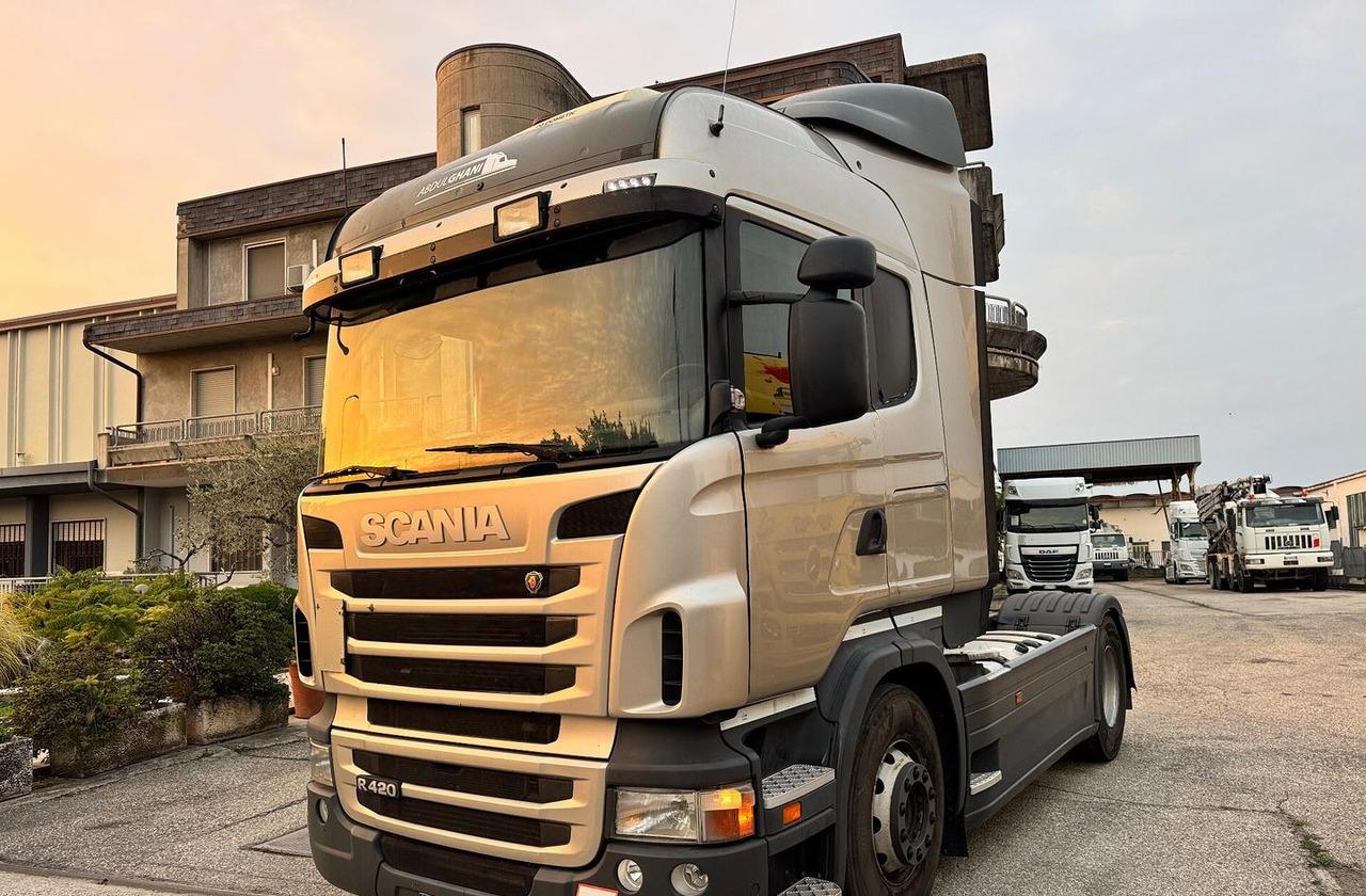 Trattore stradale Scania R420 - Euro 5 - 2011 - Tracteur routier: photos 2 Trattore stradale Scania R420 - Euro 5 - 2011 - Tracteur routier: photos 2