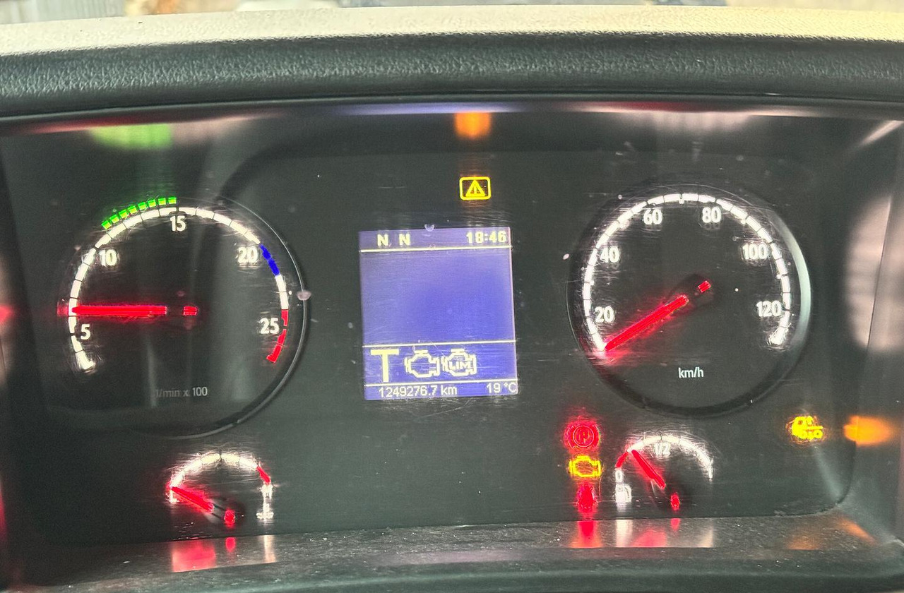 Trattore stradale Scania R420 - Euro 5 - 2011 - Tracteur routier: photos 4 Trattore stradale Scania R420 - Euro 5 - 2011 - Tracteur routier: photos 4