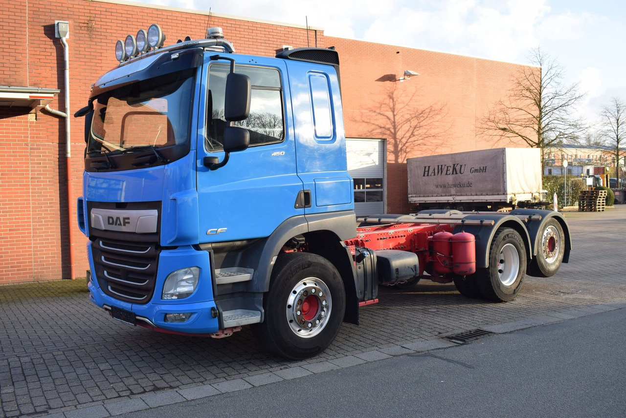 DAF CF 450 6x2 Fahrgestell Klima Navi Lift Retarder - Châssis cabine: photos 2 DAF CF 450 6x2 Fahrgestell Klima Navi Lift Retarder - Châssis cabine: photos 2