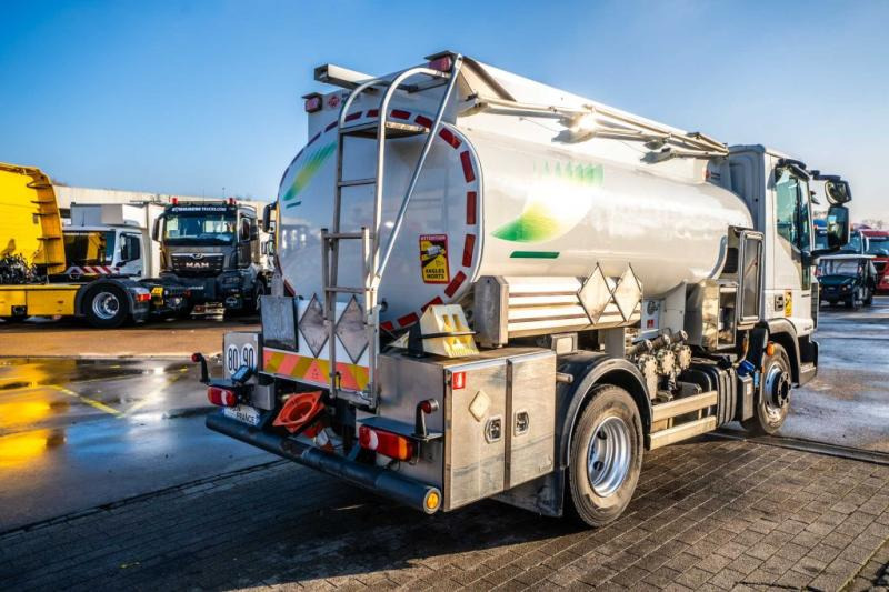 Iveco EURO CARGO 100-220 +CM 5500L + 3 COMP. - Camion citerne: photos 4 Iveco EURO CARGO 100-220 +CM 5500L + 3 COMP. - Camion citerne: photos 4