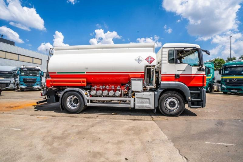 MAN TGS 18.400 BL+MAGYAR 13.500L / 5 COMP - Camion citerne: photos 3 MAN TGS 18.400 BL+MAGYAR 13.500L / 5 COMP - Camion citerne: photos 3