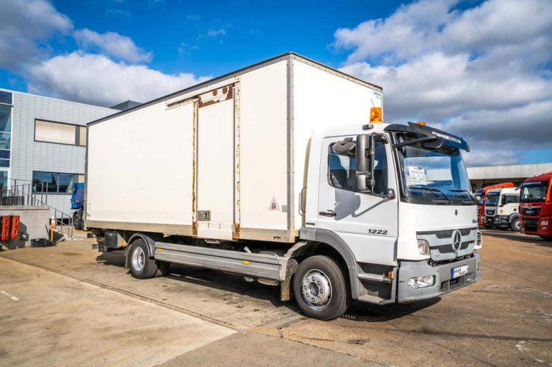 Mercedes ATEGO 1222 + D'HOLLANDIA 1.5T - Camion fourgon: photos 2 Mercedes ATEGO 1222 + D'HOLLANDIA 1.5T - Camion fourgon: photos 2
