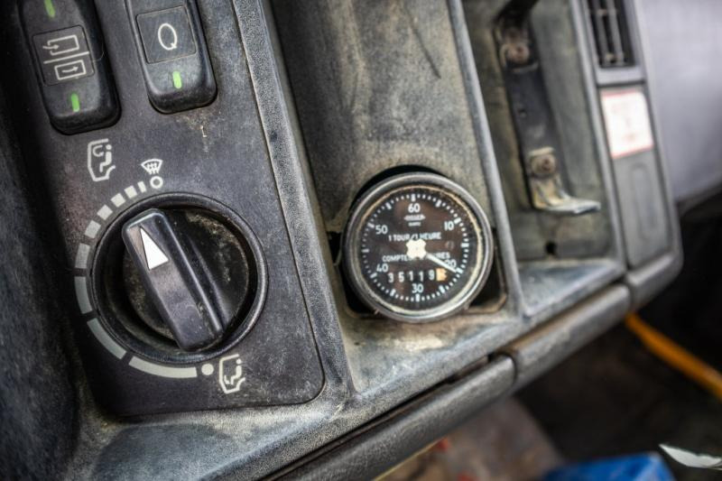 Photo d'intérieur 2: Camion benne Mercedes SK 2531-6X2-PATA/BITUMEN/ASFALT/GOUDRON