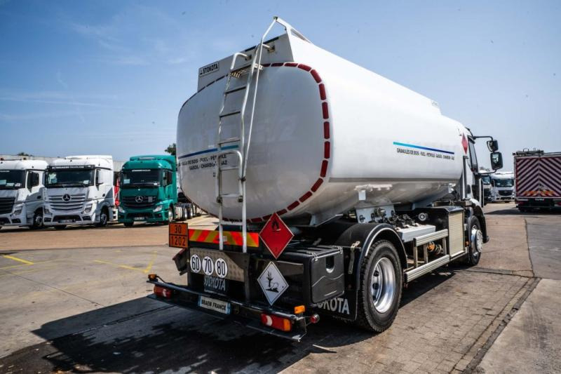 Renault MIDLUM 270 DXI + STOKOTA 14000L /4 COMP - Camion citerne: photos 4 Renault MIDLUM 270 DXI + STOKOTA 14000L /4 COMP - Camion citerne: photos 4