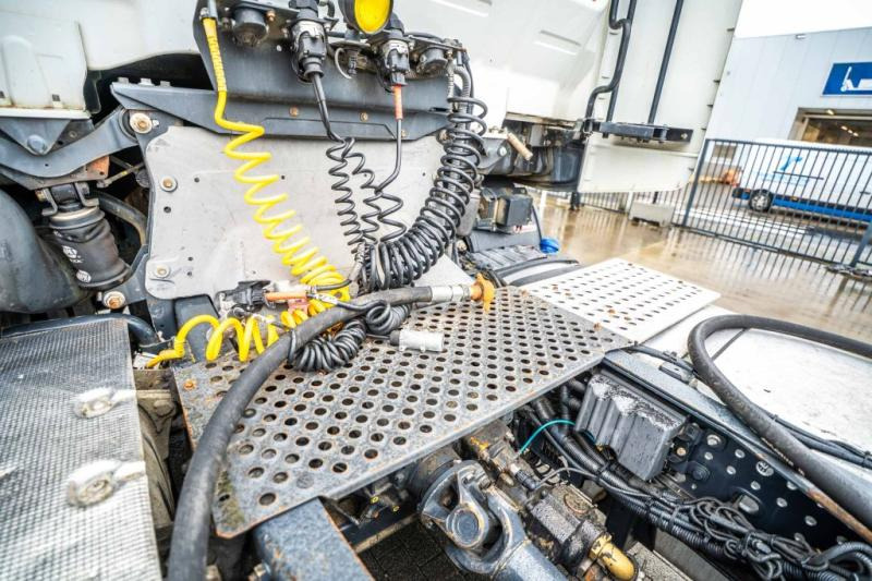 Iveco STRALIS 460 + KIPHYDR. - Tracteur routier: photos 5 Iveco STRALIS 460 + KIPHYDR. - Tracteur routier: photos 5