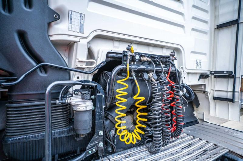 Tracteur routier MAN TGX 18.470 XLX + INTARDER: photos 9 Tracteur routier MAN TGX 18.470 XLX + INTARDER: photos 9