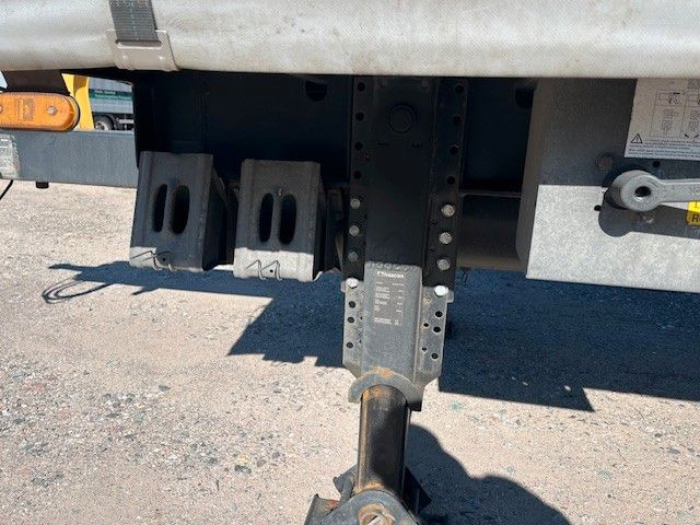 Orten AG 18 Liftachse Staplerhalterung Schiebeplan AG 18 Liftachse Staplerhalterung Schiebeplan - Remorque rideaux coulissants: photos 5 Orten AG 18 Liftachse Staplerhalterung Schiebeplan AG 18 Liftachse Staplerhalterung Schiebeplan - Remorque rideaux coulissants: photos 5