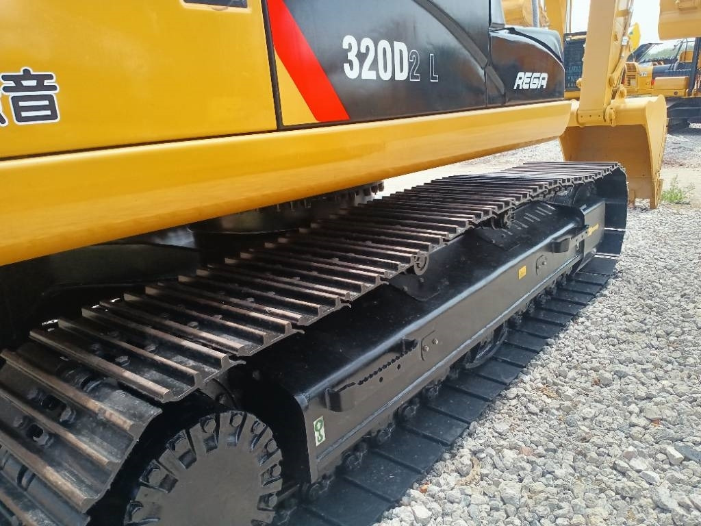 CAT 320D2 - Pelle sur chenille: photos 4 CAT 320D2 - Pelle sur chenille: photos 4