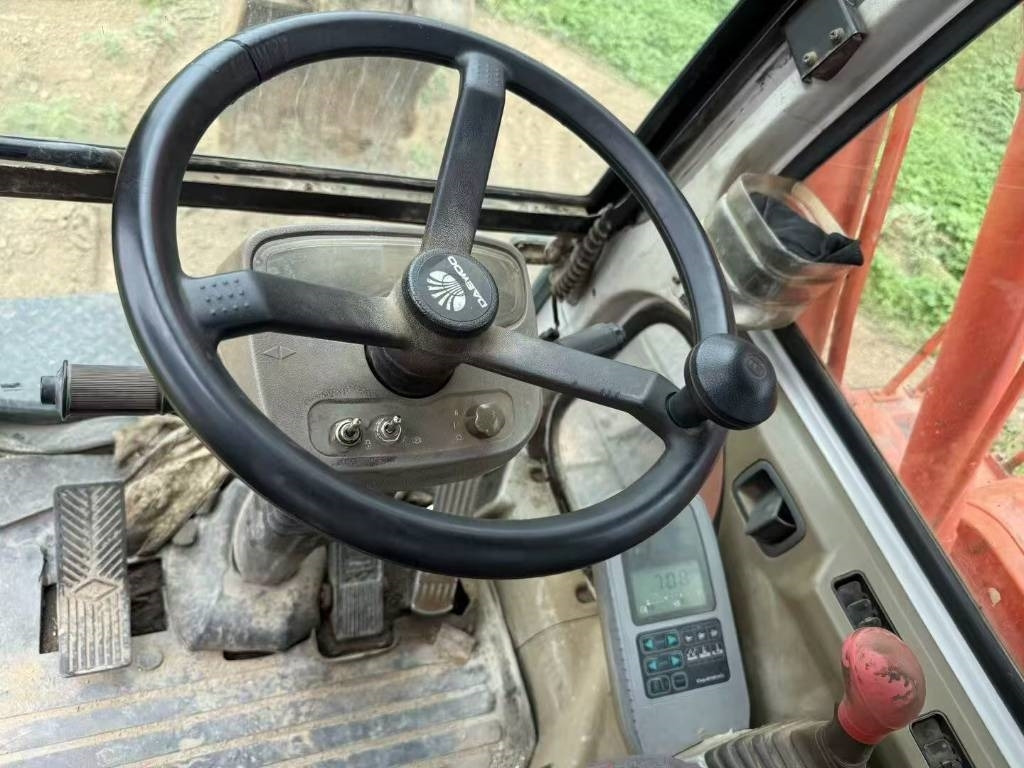 Pelle sur pneus Doosan DH 150 W-7: photos 11