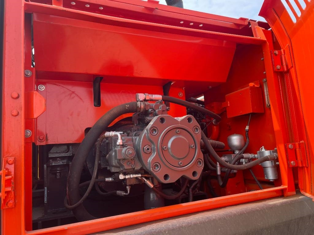 Doosan DX 300 - Pelle sur chenille: photos 3 Doosan DX 300 - Pelle sur chenille: photos 3