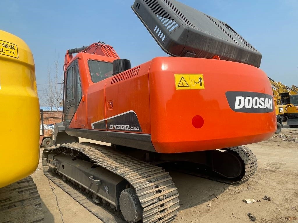 Doosan DX 300 - Pelle sur chenille: photos 4 Doosan DX 300 - Pelle sur chenille: photos 4