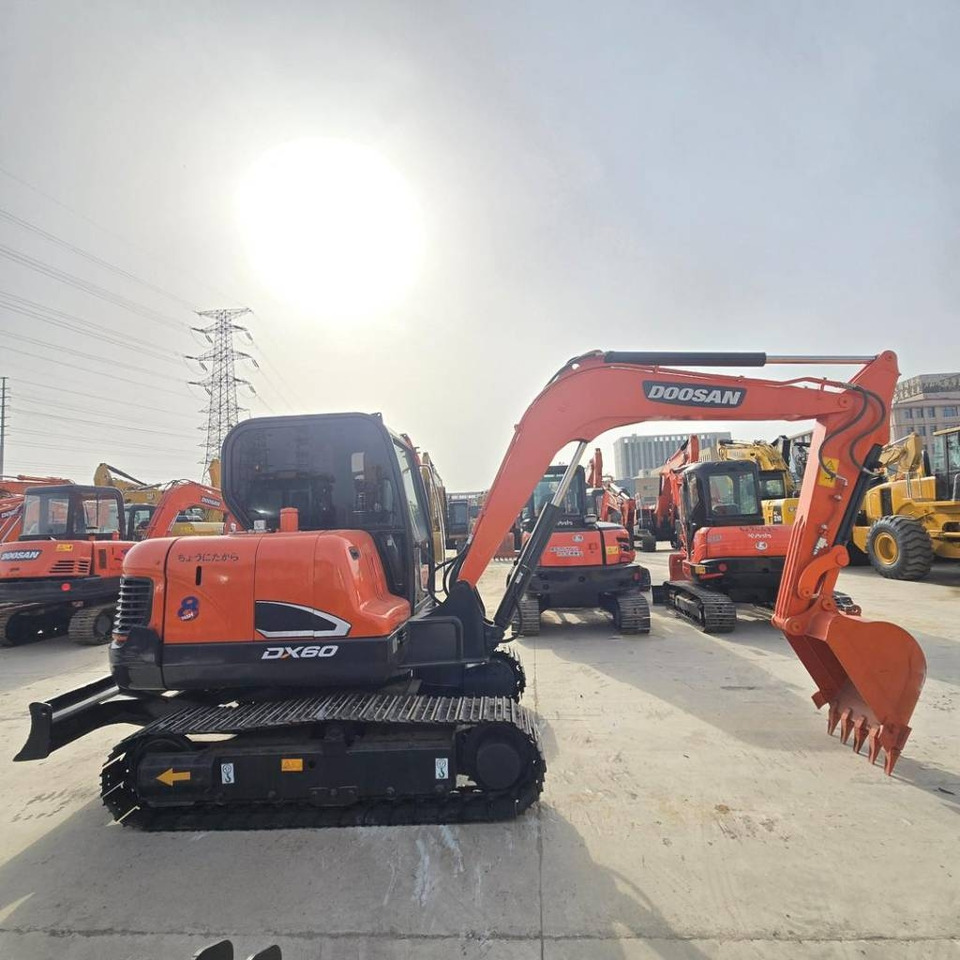 Doosan DX 60  - Mini pelle: photos 1 Doosan DX 60  - Mini pelle: photos 1
