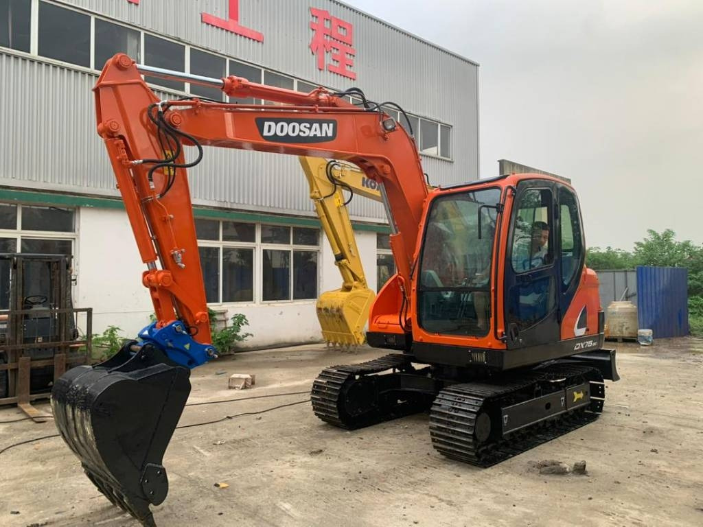 Doosan DX 75-9 C  - Mini pelle: photos 1 Doosan DX 75-9 C  - Mini pelle: photos 1