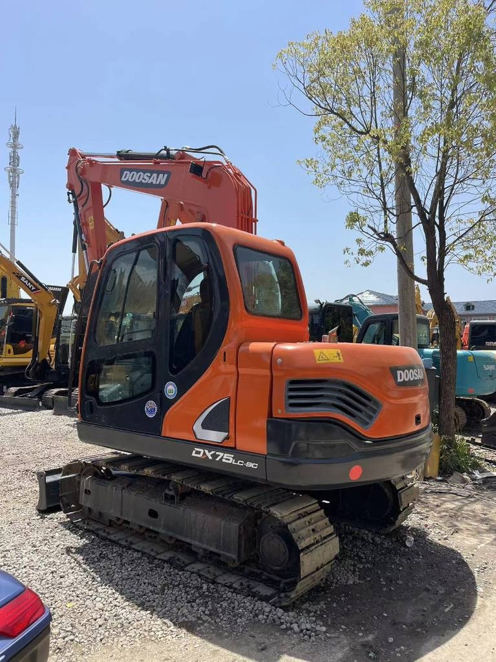 Doosan DX 75-9 C - Mini pelle: photos 1 Doosan DX 75-9 C - Mini pelle: photos 1
