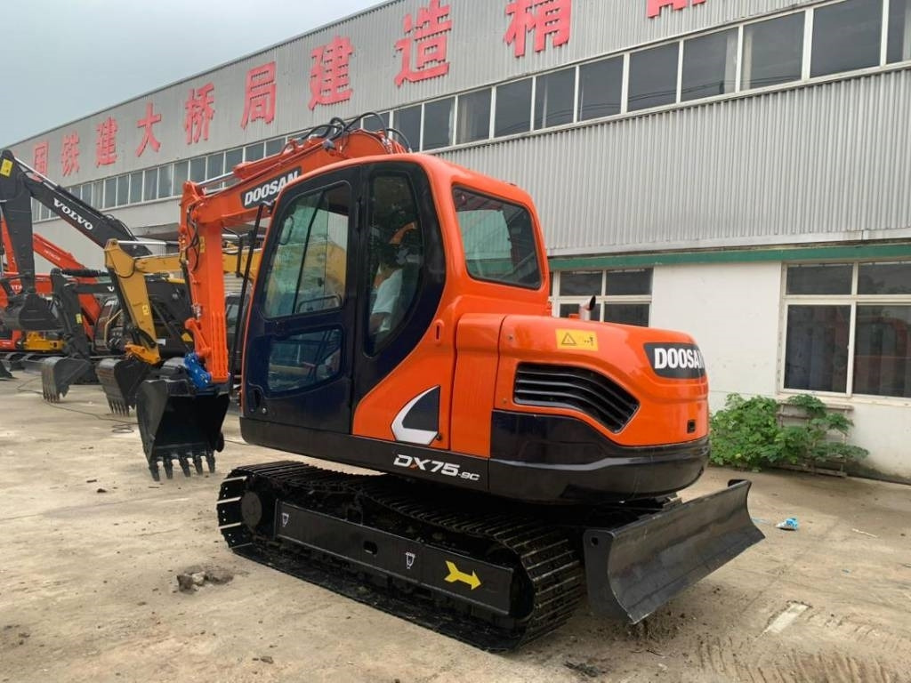 Doosan DX 75-9 C  - Mini pelle: photos 3 Doosan DX 75-9 C  - Mini pelle: photos 3