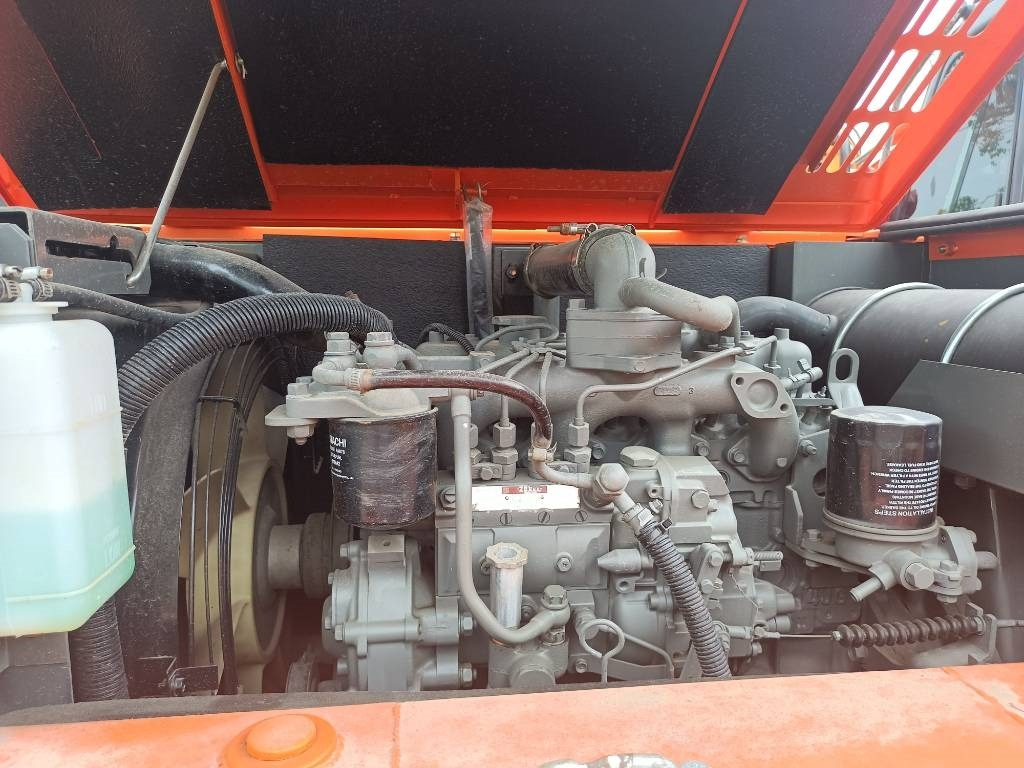 Hitachi ZX 60 - Pelle sur chenille: photos 4 Hitachi ZX 60 - Pelle sur chenille: photos 4