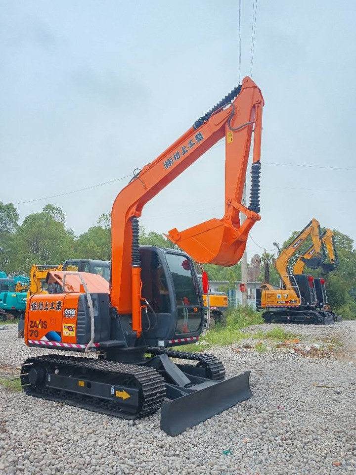 Hitachi ZX70 - Pelle sur chenille: photos 1 Hitachi ZX70 - Pelle sur chenille: photos 1