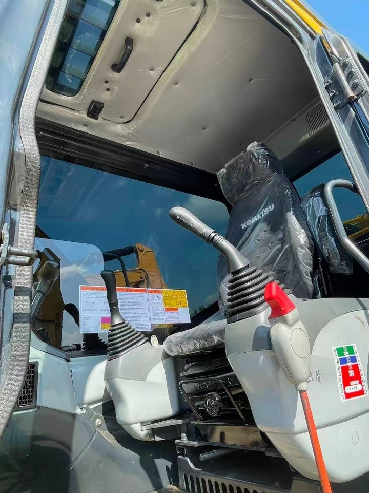 Komatsu PC 130  - Pelle sur chenille: photos 4 Komatsu PC 130  - Pelle sur chenille: photos 4