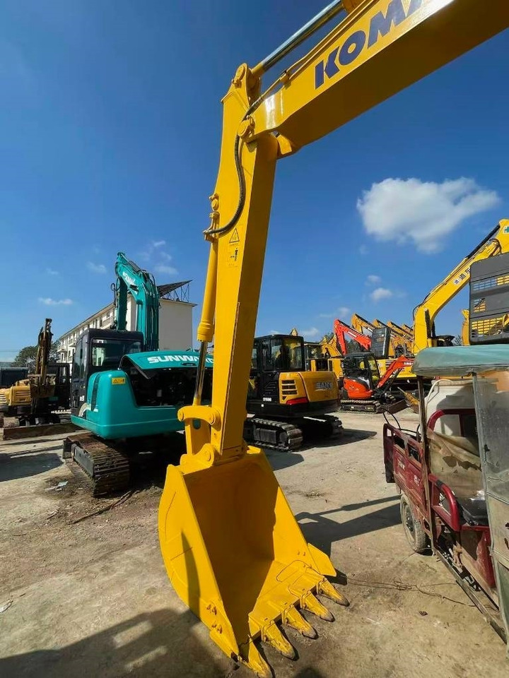 Komatsu PC 130  - Pelle sur chenille: photos 3 Komatsu PC 130  - Pelle sur chenille: photos 3