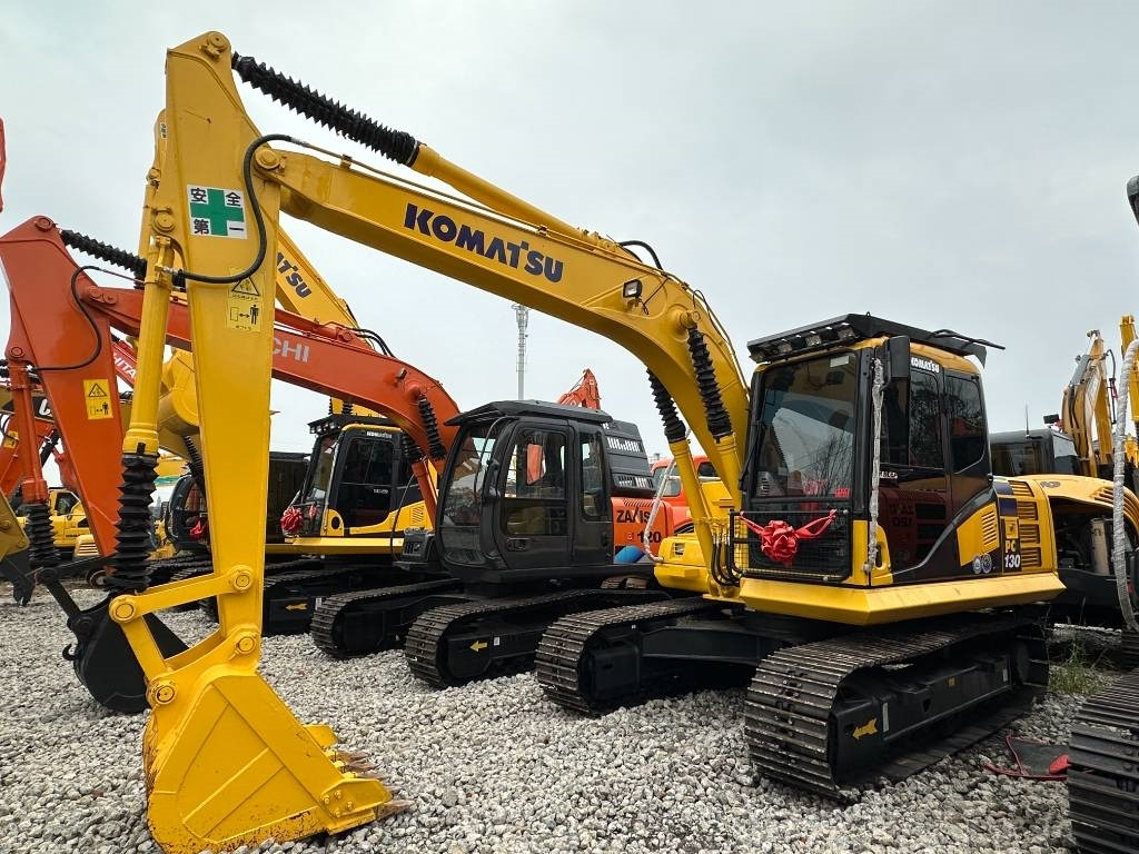 Komatsu PC 130  - Pelle sur chenille: photos 4 Komatsu PC 130  - Pelle sur chenille: photos 4