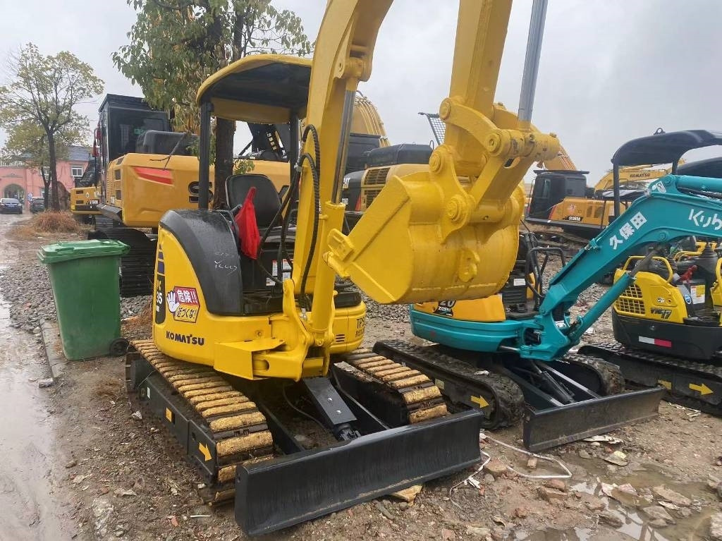 Komatsu PC 35 - Pelle sur chenille: photos 3 Komatsu PC 35 - Pelle sur chenille: photos 3