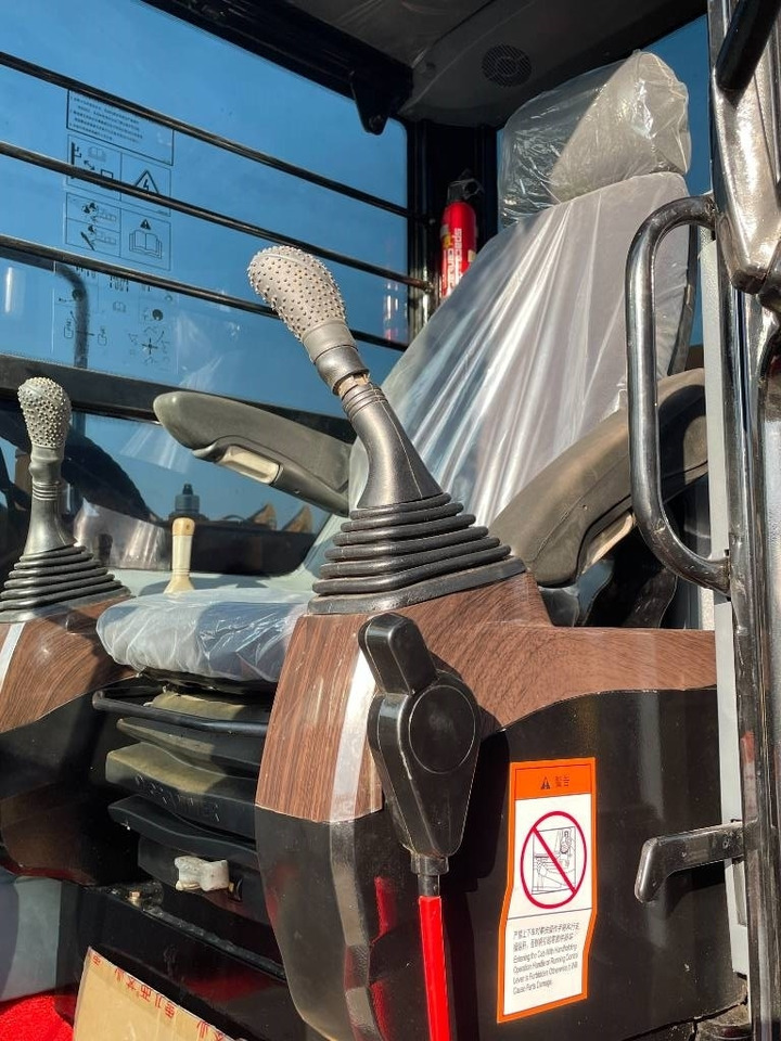 Sany SY 75 C - Pelle sur chenille: photos 2 Sany SY 75 C - Pelle sur chenille: photos 2