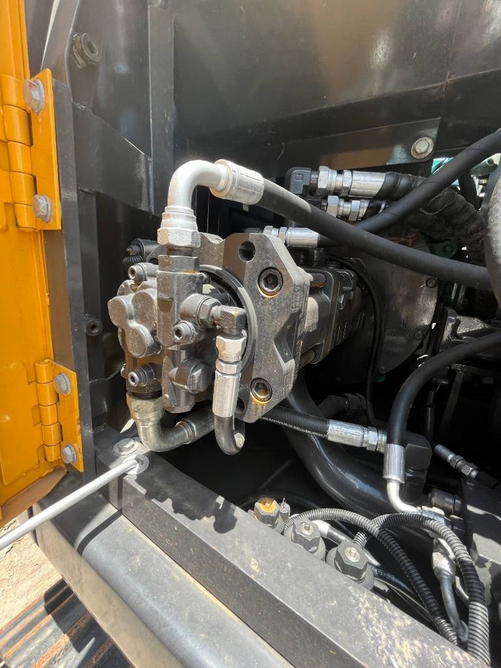 Volvo EC 140 - Pelle sur chenille: photos 5 Volvo EC 140 - Pelle sur chenille: photos 5